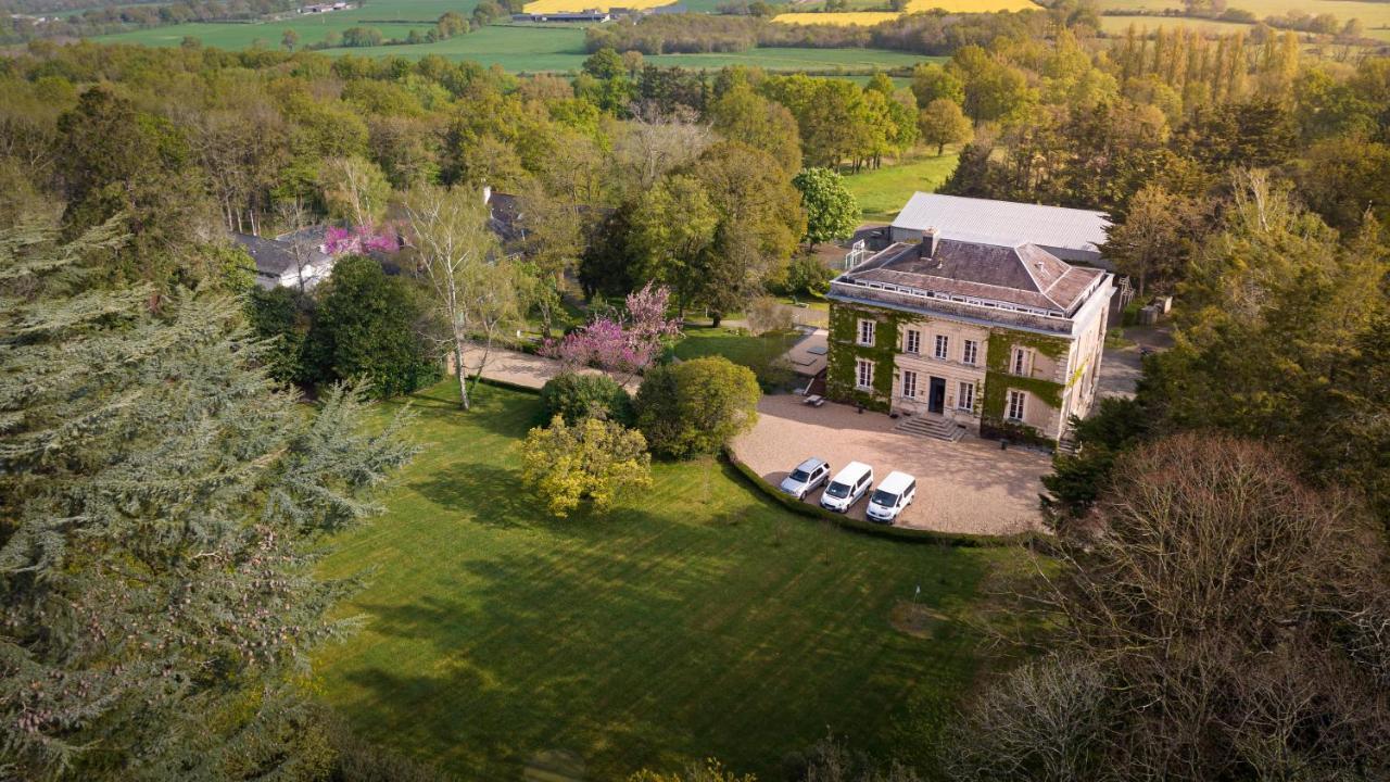 Institut Bois Robert Hotel Becon-les-Granits Exterior photo