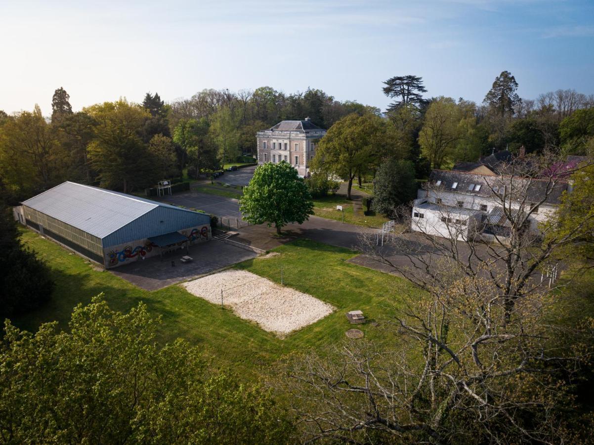 Institut Bois Robert Hotel Becon-les-Granits Exterior photo